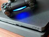 Продам PS4 slim, с небольшим кол-вом игр