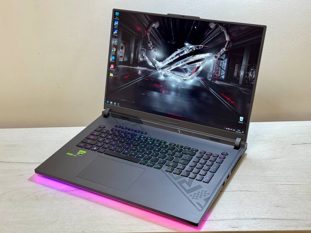 Alienware X16/Legion pro7/Acer Triton/Asus G18