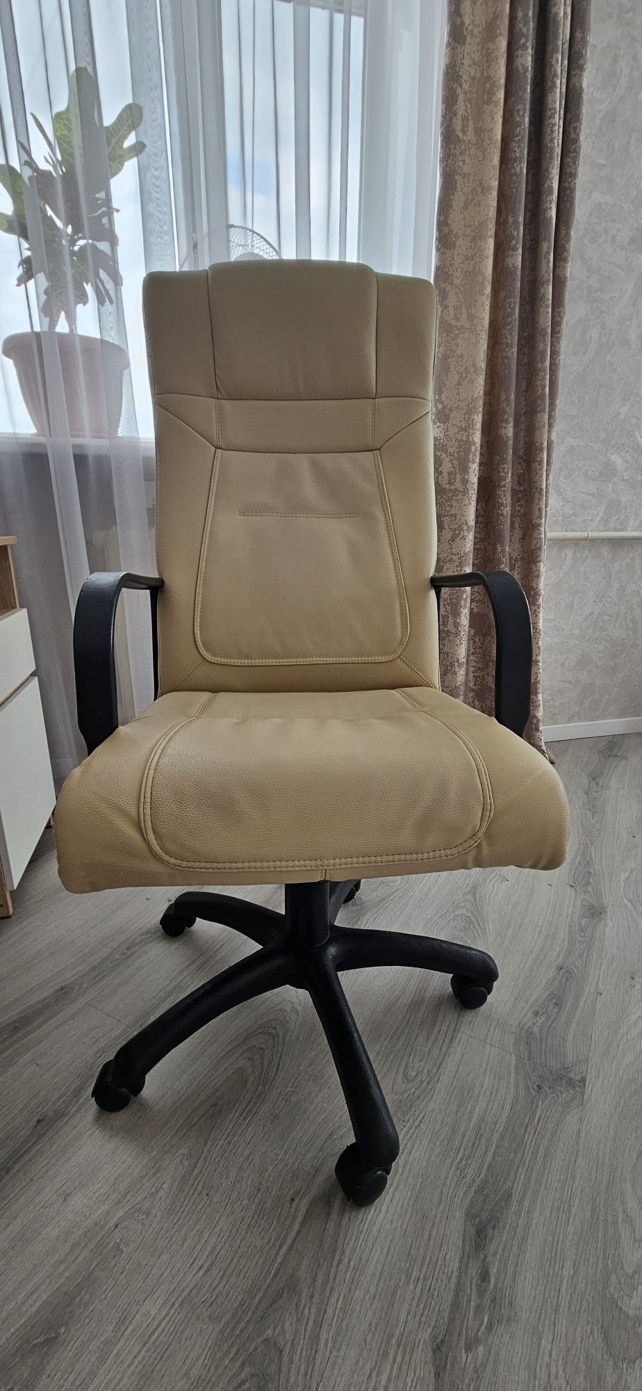 Компьютерное кресло