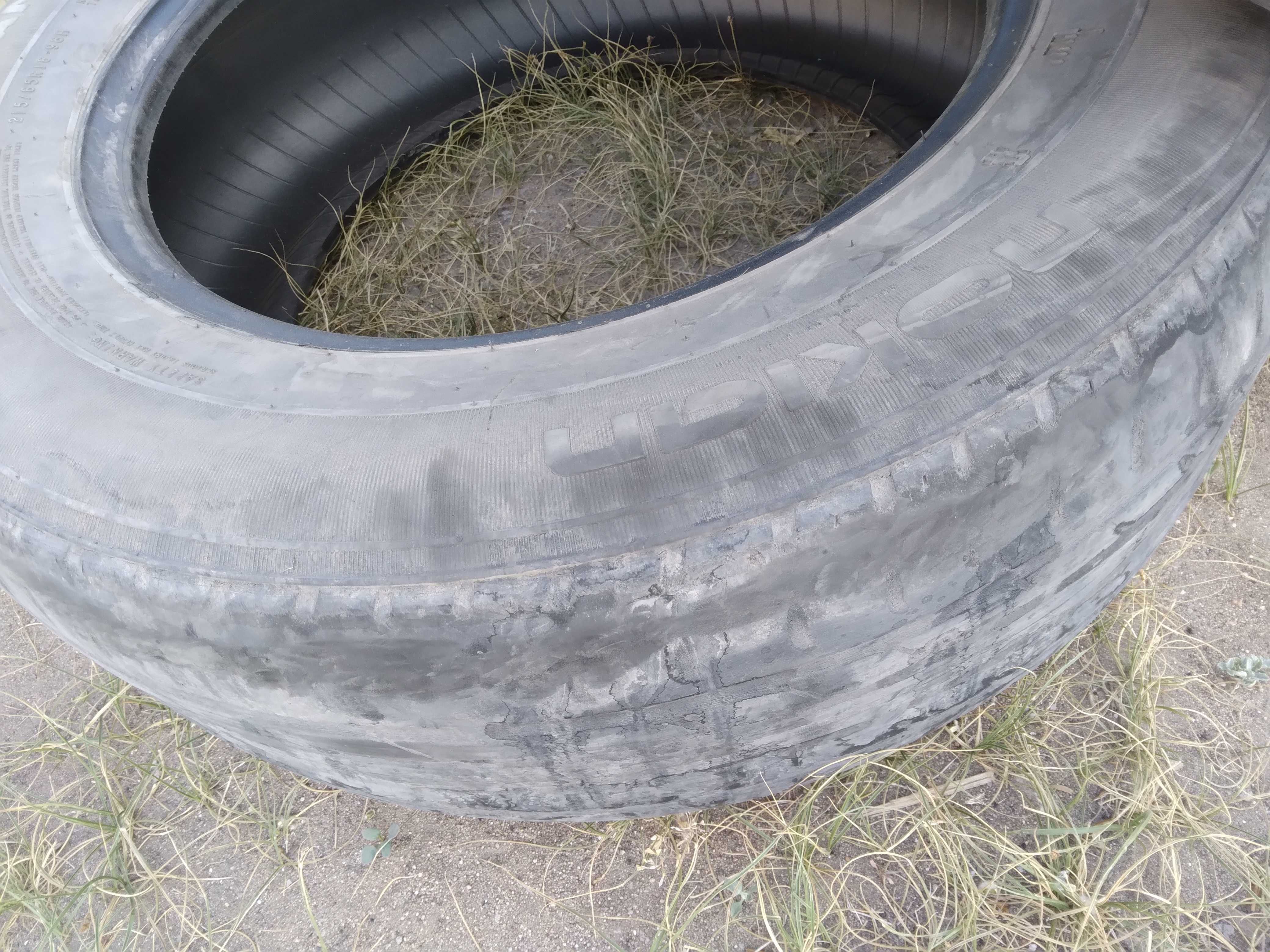 Продам комплект б/у шин Nokian размеры 225×65×16. Могут еще послужить.
