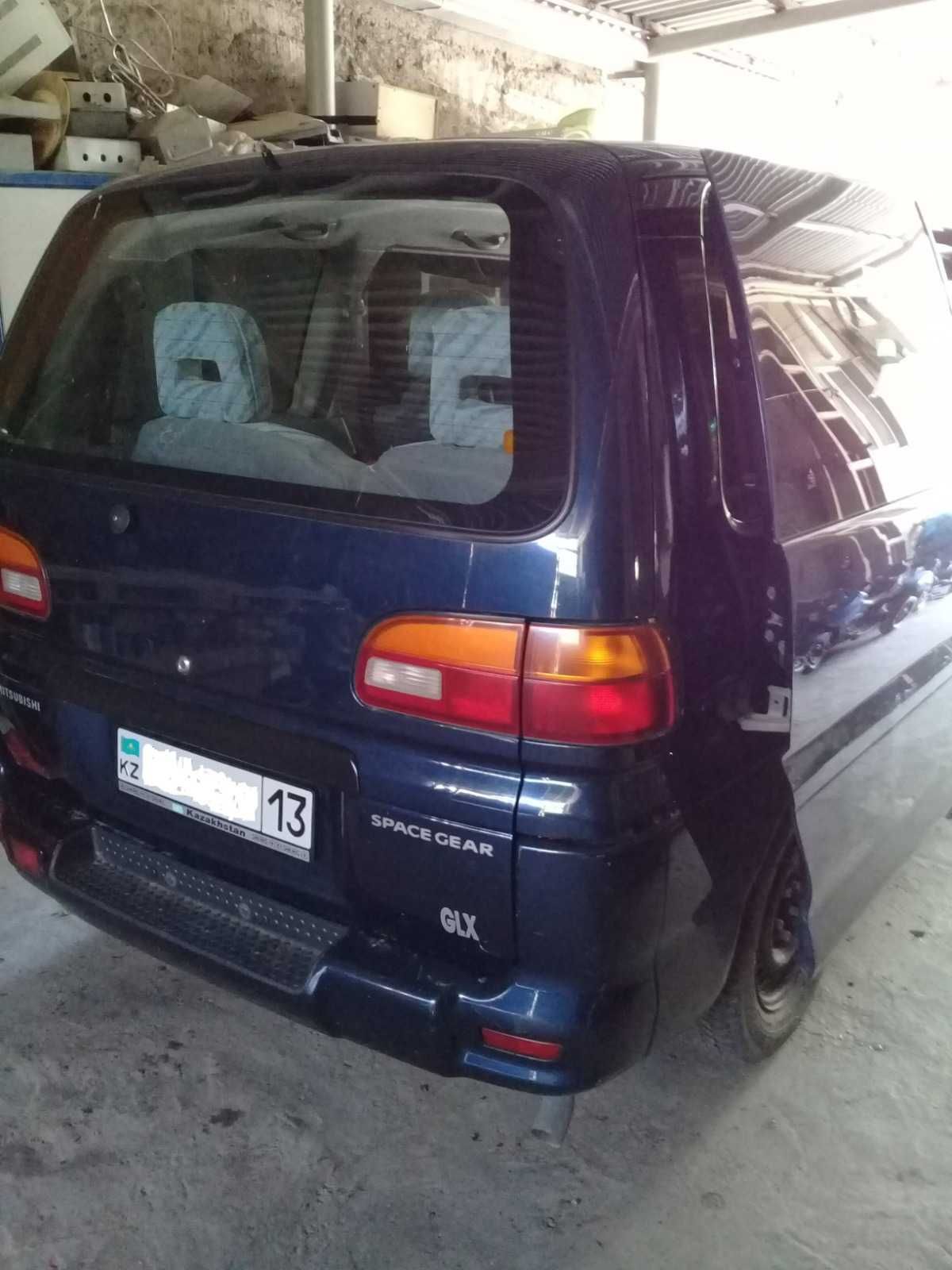 Срочно продаётся Mitsubishi Space Gear, 1997 г.