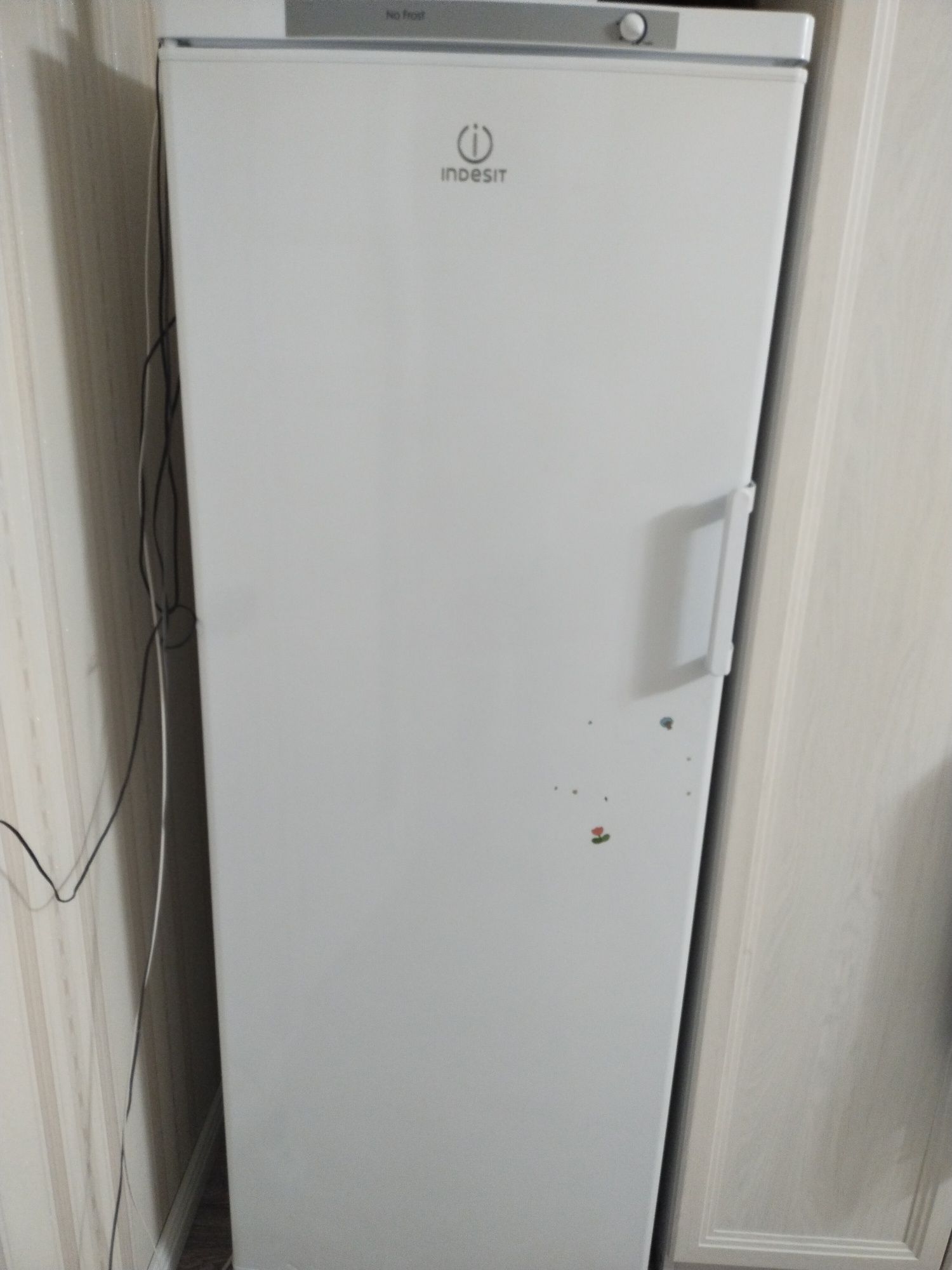 Продам морозильник