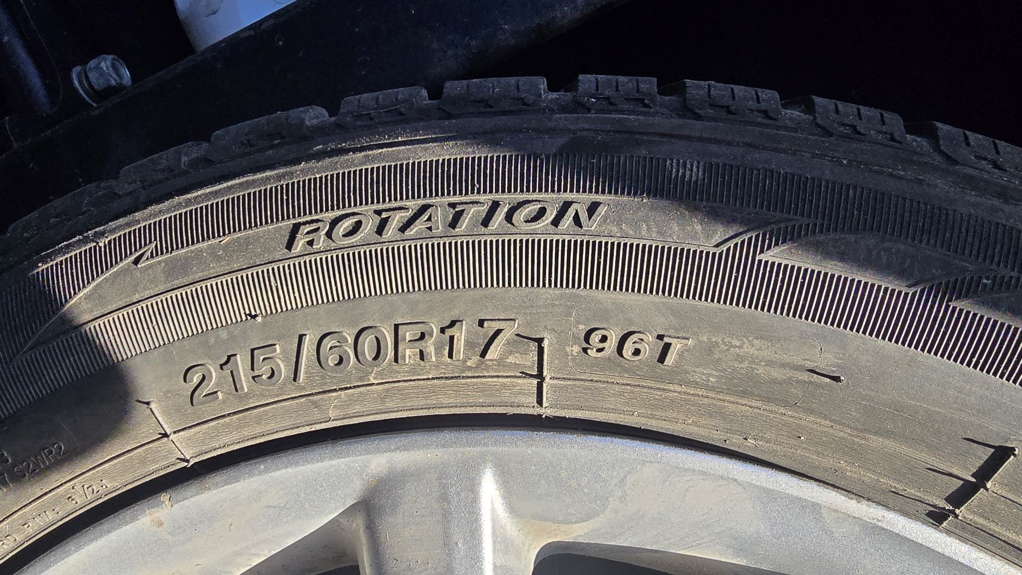 Продам зимнее колесо 215/60R17