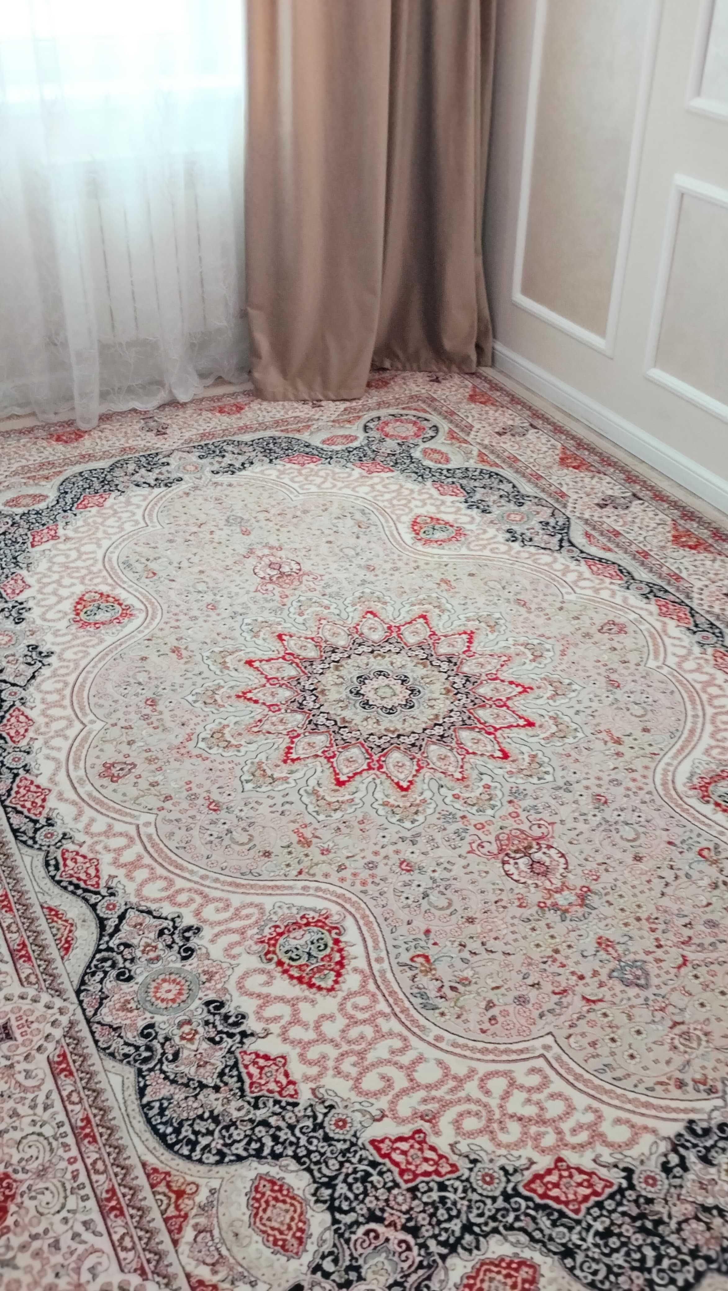 Ковер 2,5*3,5 в отличном состоянии