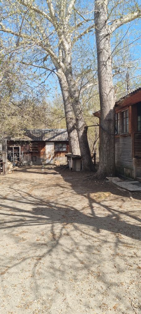 Продам участок с домом . Зимний вариант