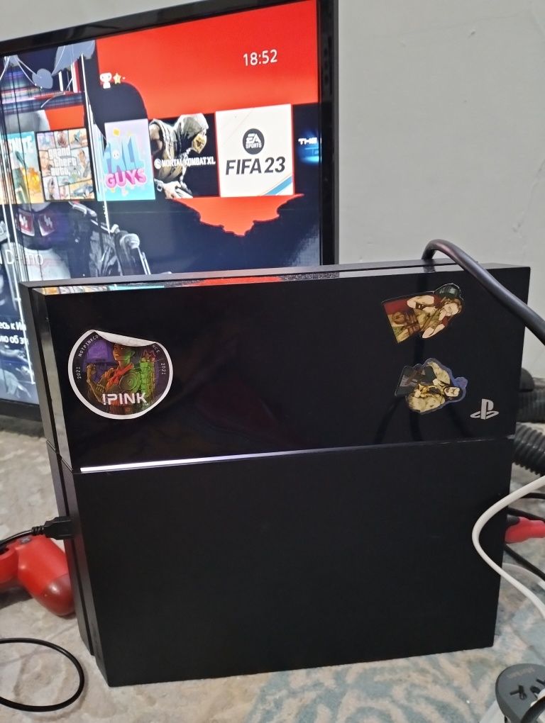 Продам Ps4  отличном состоянии