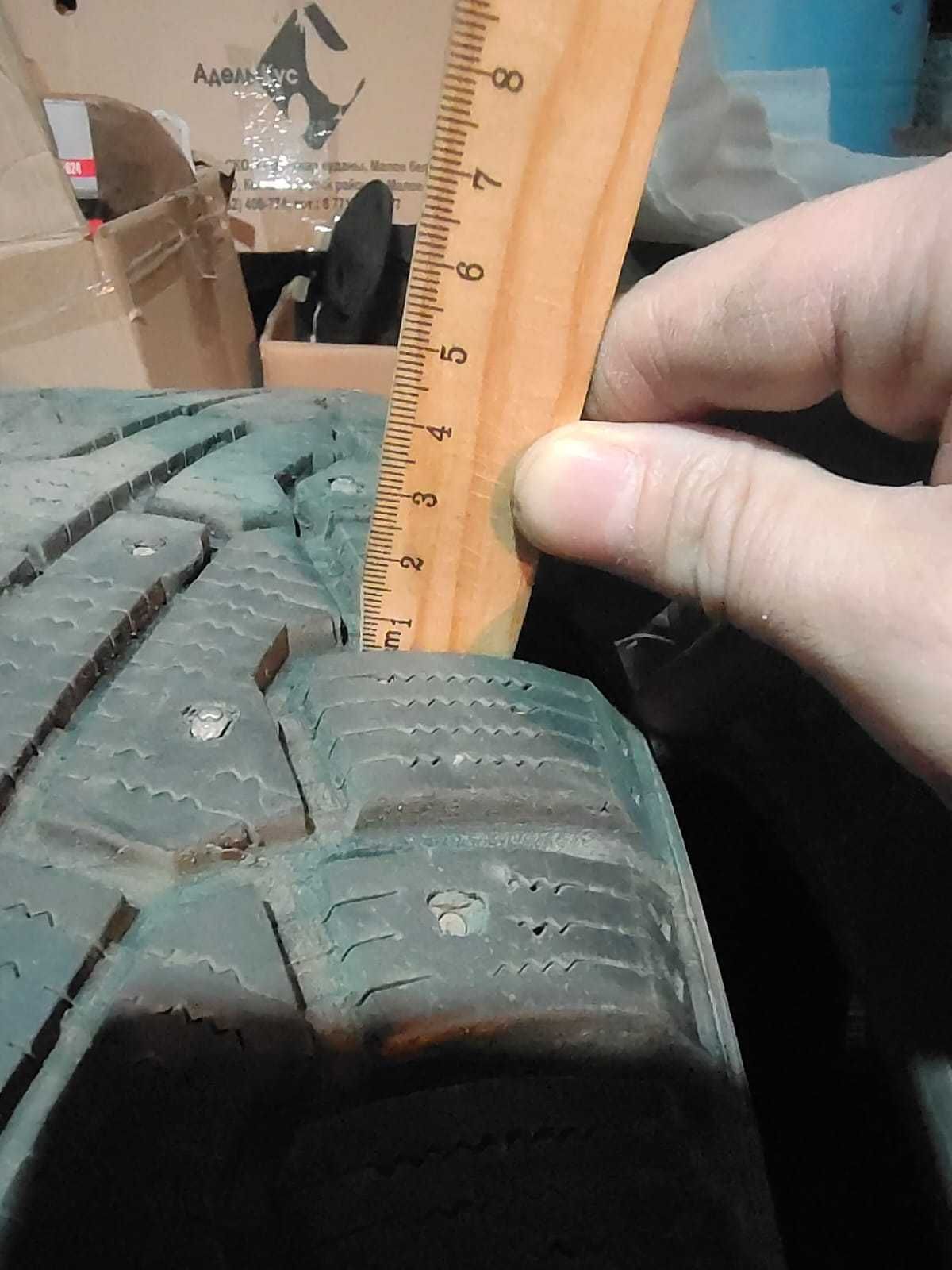 Шины зимние шипованные, б/у, Pirelli Ice Zero 205/60 R16, 4 шт.