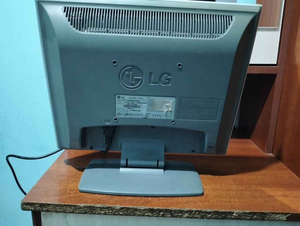Монитор LG 4:3 соотношение