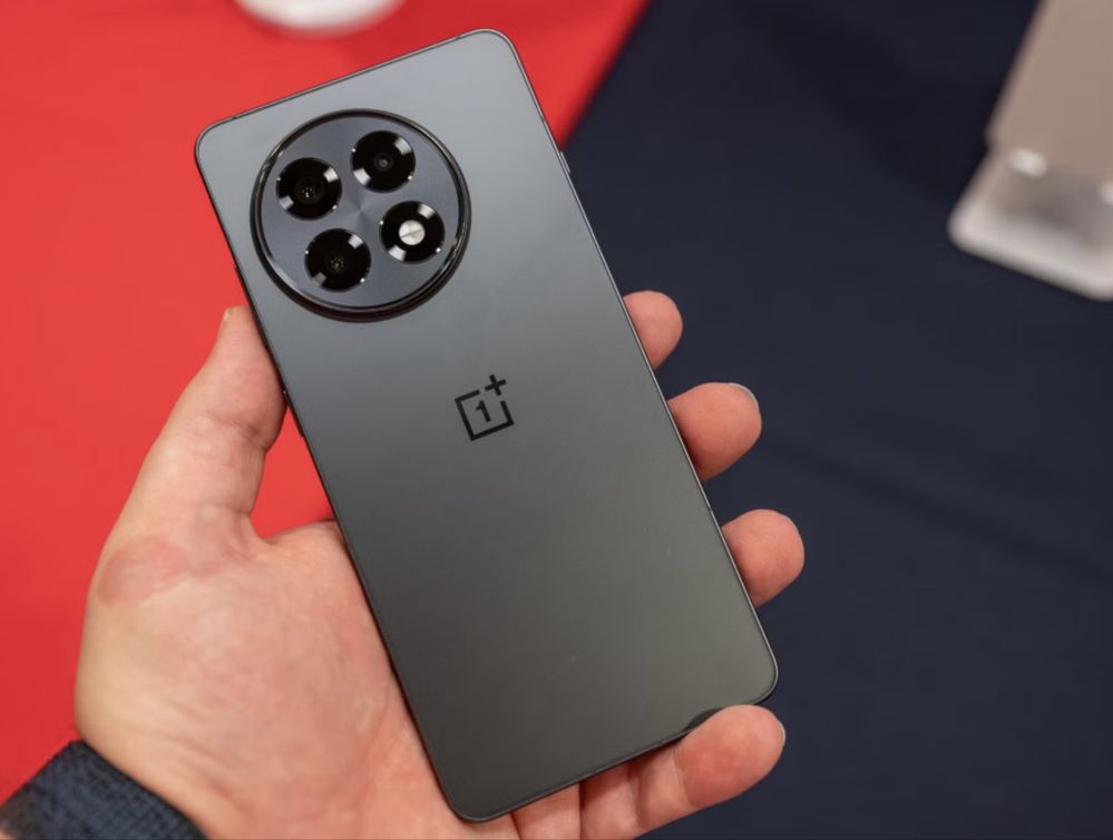Телеофон Андройд   ONE Plus 13 r