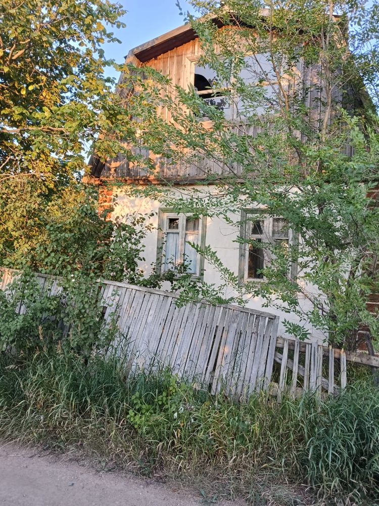 Продам дачную участок с домиком , по центральный улице дача