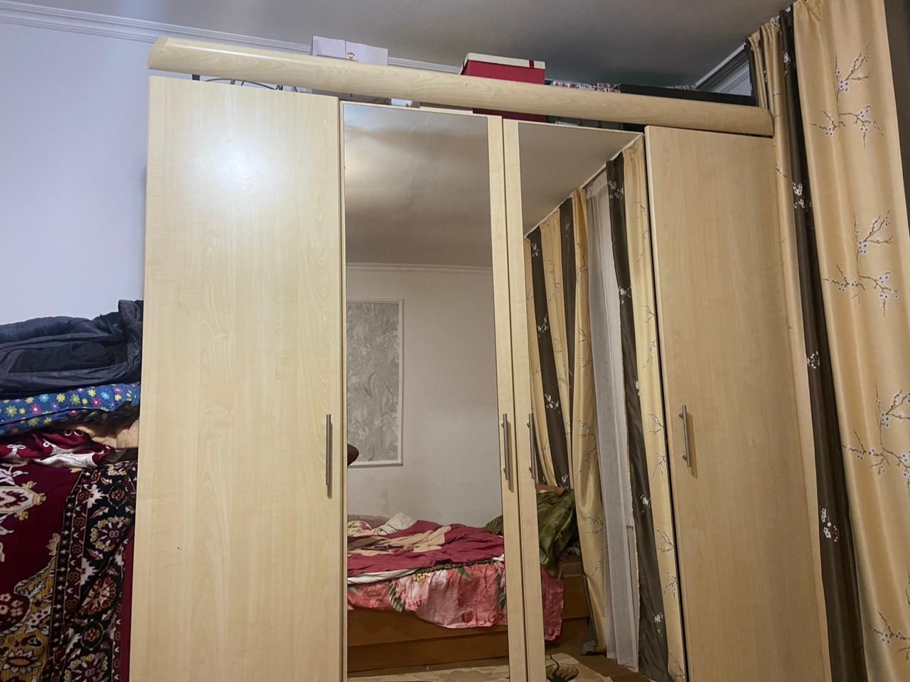 Продам большой, спальный шкаф