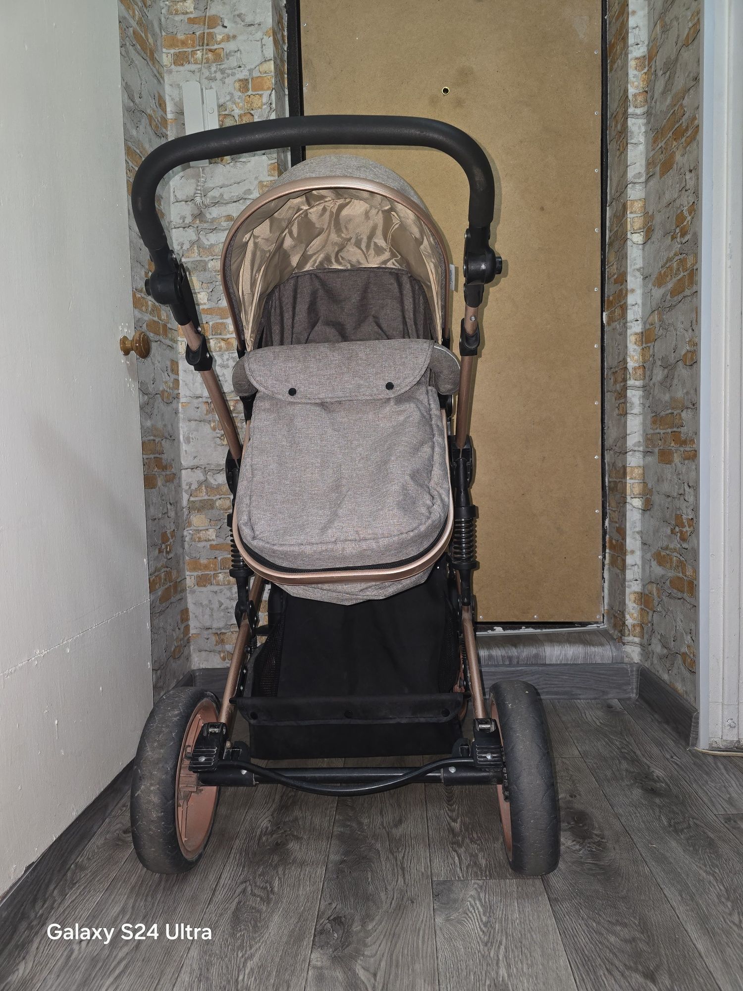 Продаю детскую коляску