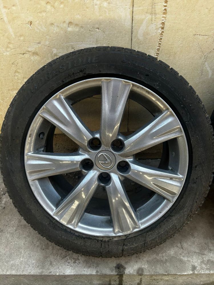 Диски 17 с резиной оригинал Lexus Toyota