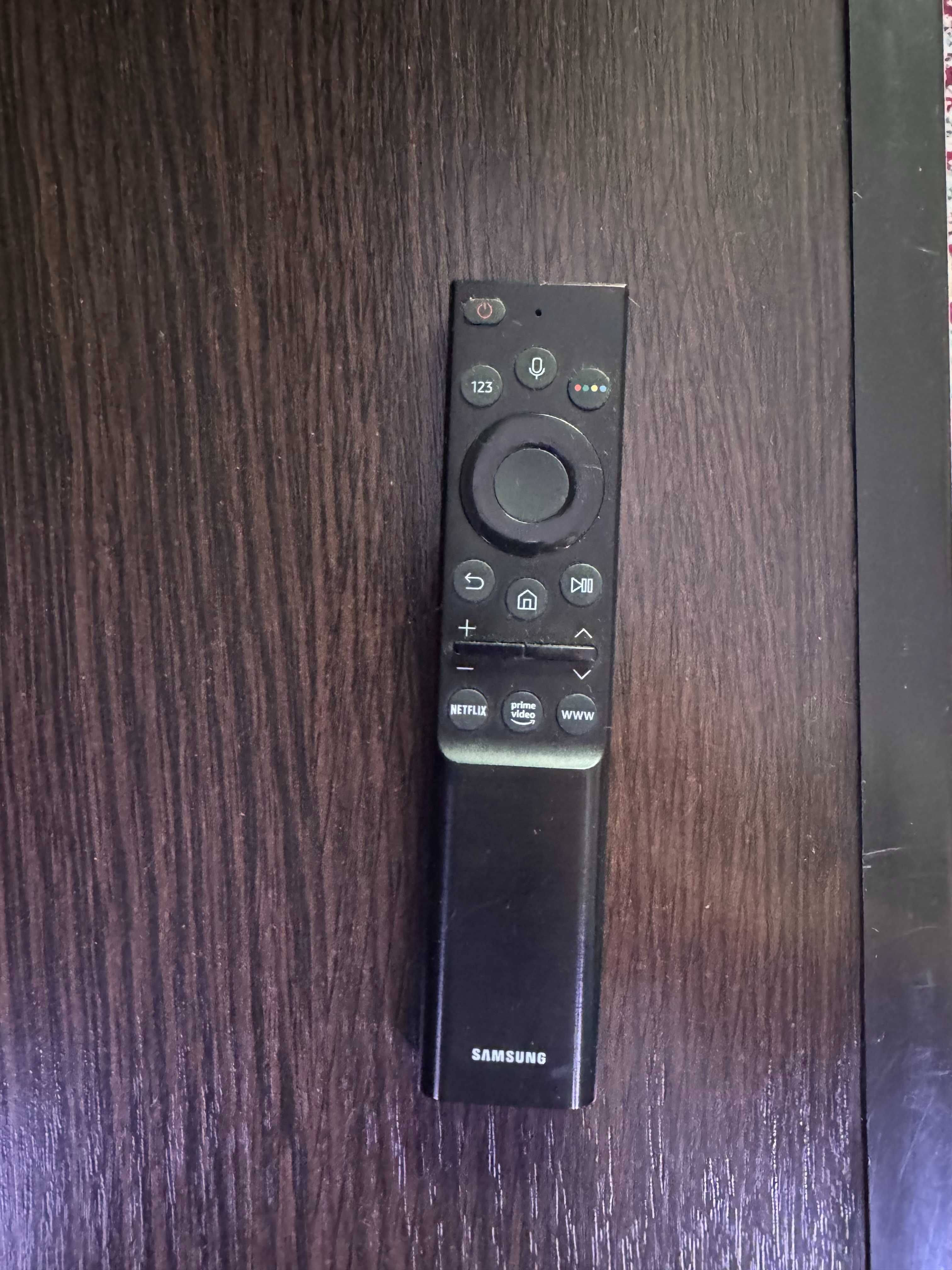 Продам телевизор Samsung AU8000, 43 дюйма, 4K UHD.