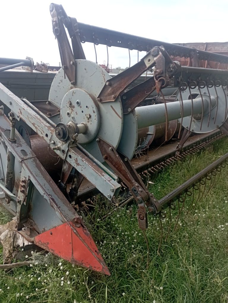 Жатка на вектор 410