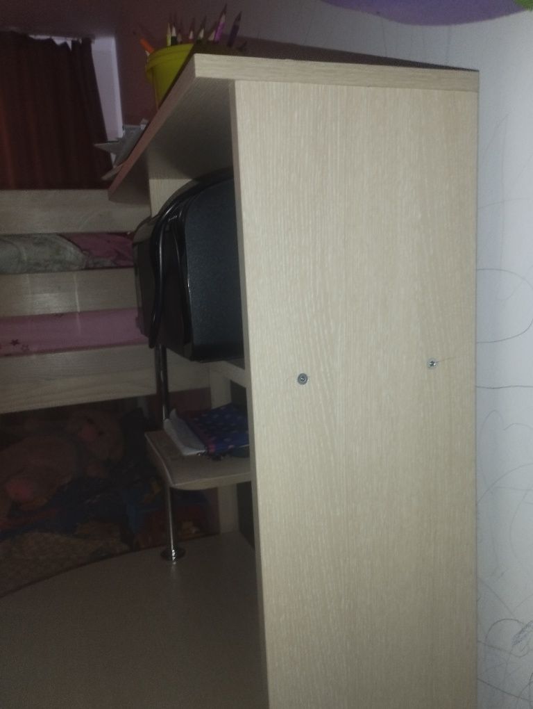 Продается компьютерный стол