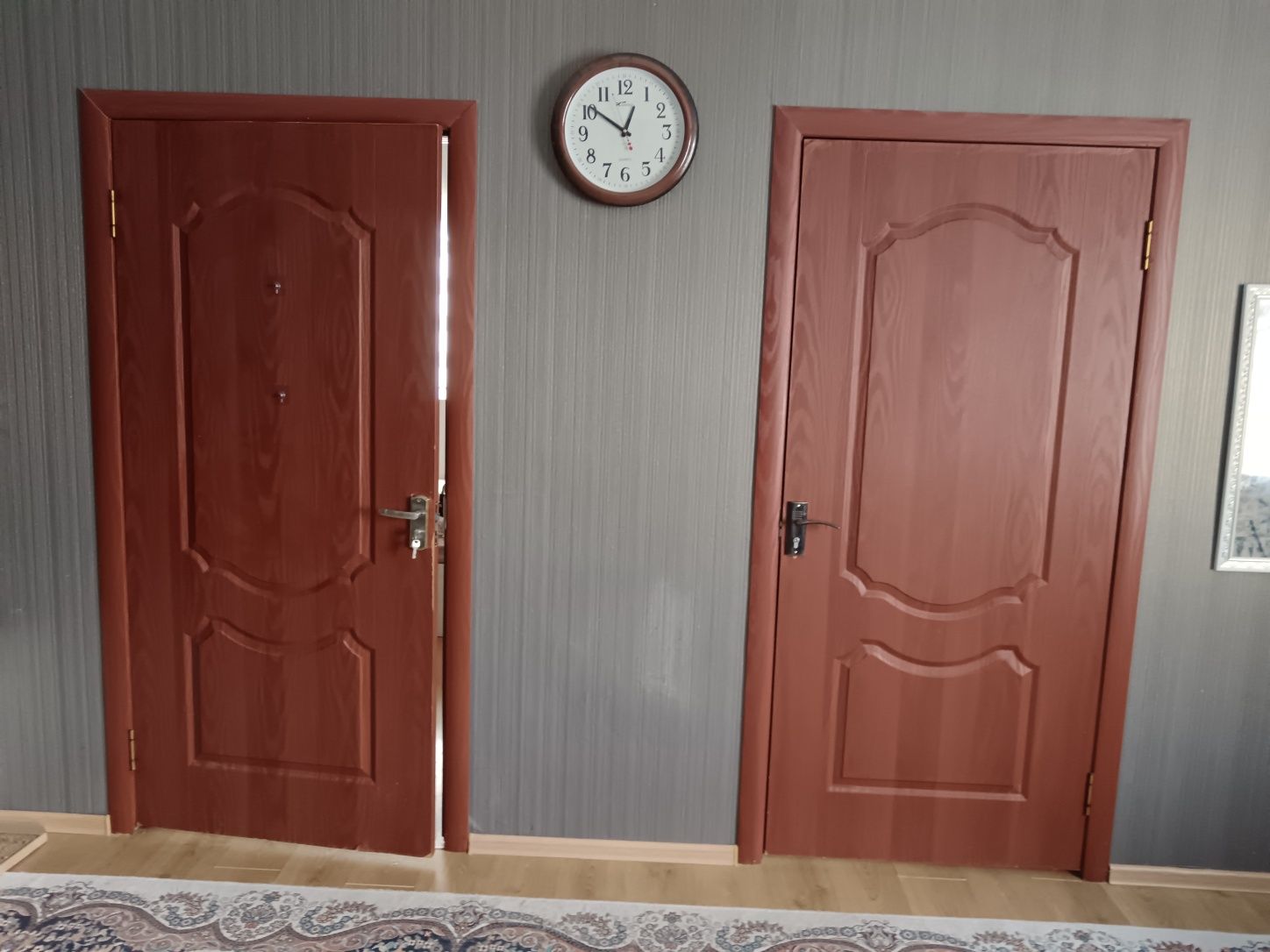 Двери 5 штук 90×2000, 1×1200