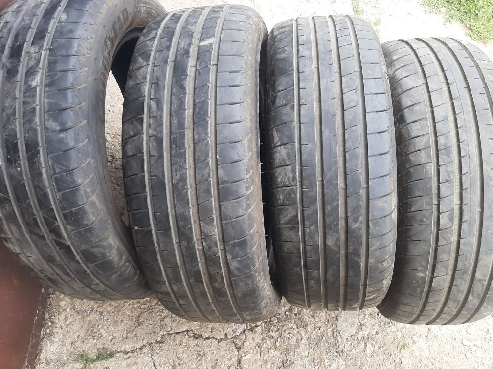 Продам шины 235/55/19 гудиер