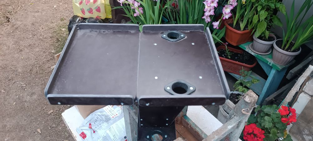 Продам лодку Лоцман 280 2х местная
