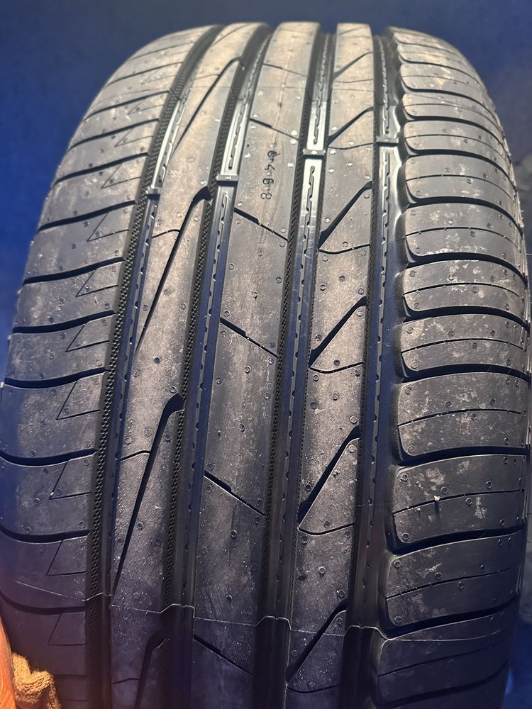 285/60R18 (4шт) IKON TYRES AQUA 3 SUV