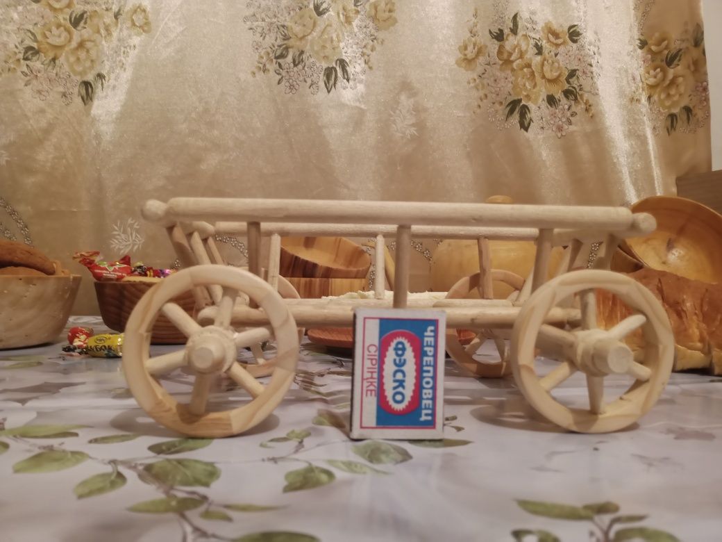 Продам хлебницу  не дорого