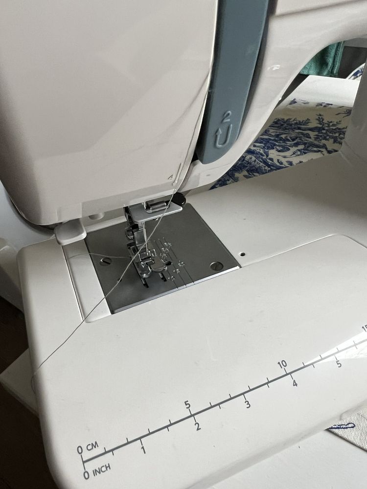 Абсолютно новая швейная машинка  janome 423s
