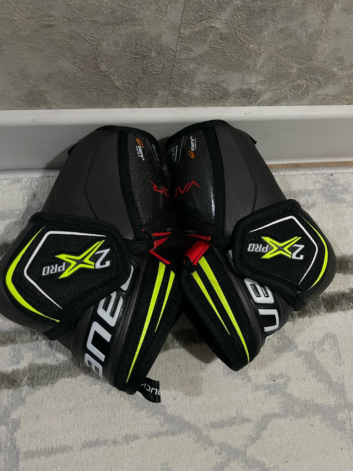 Продаю хоккейные налокотники Bauer 2x pro