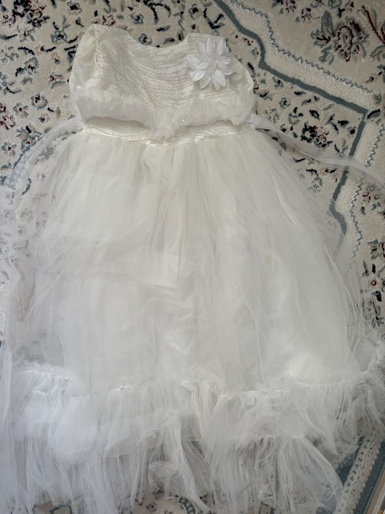 Ұлттық киім Ақ  көйлек  4-5 сыныпқа, екі жакетте 5500 жаңа юфка 3000
