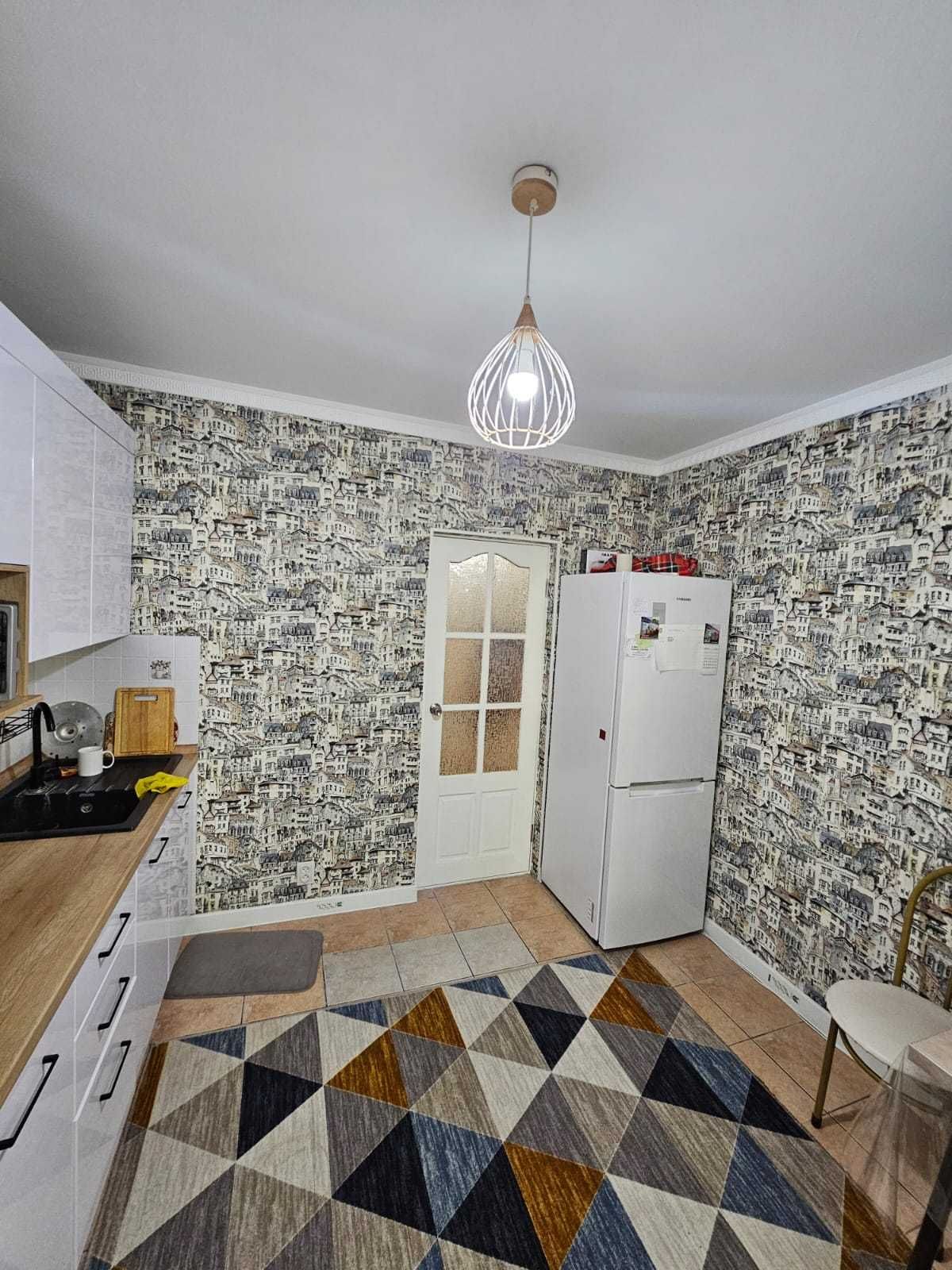 Продается 2 комн. квартира Район 3 Школа