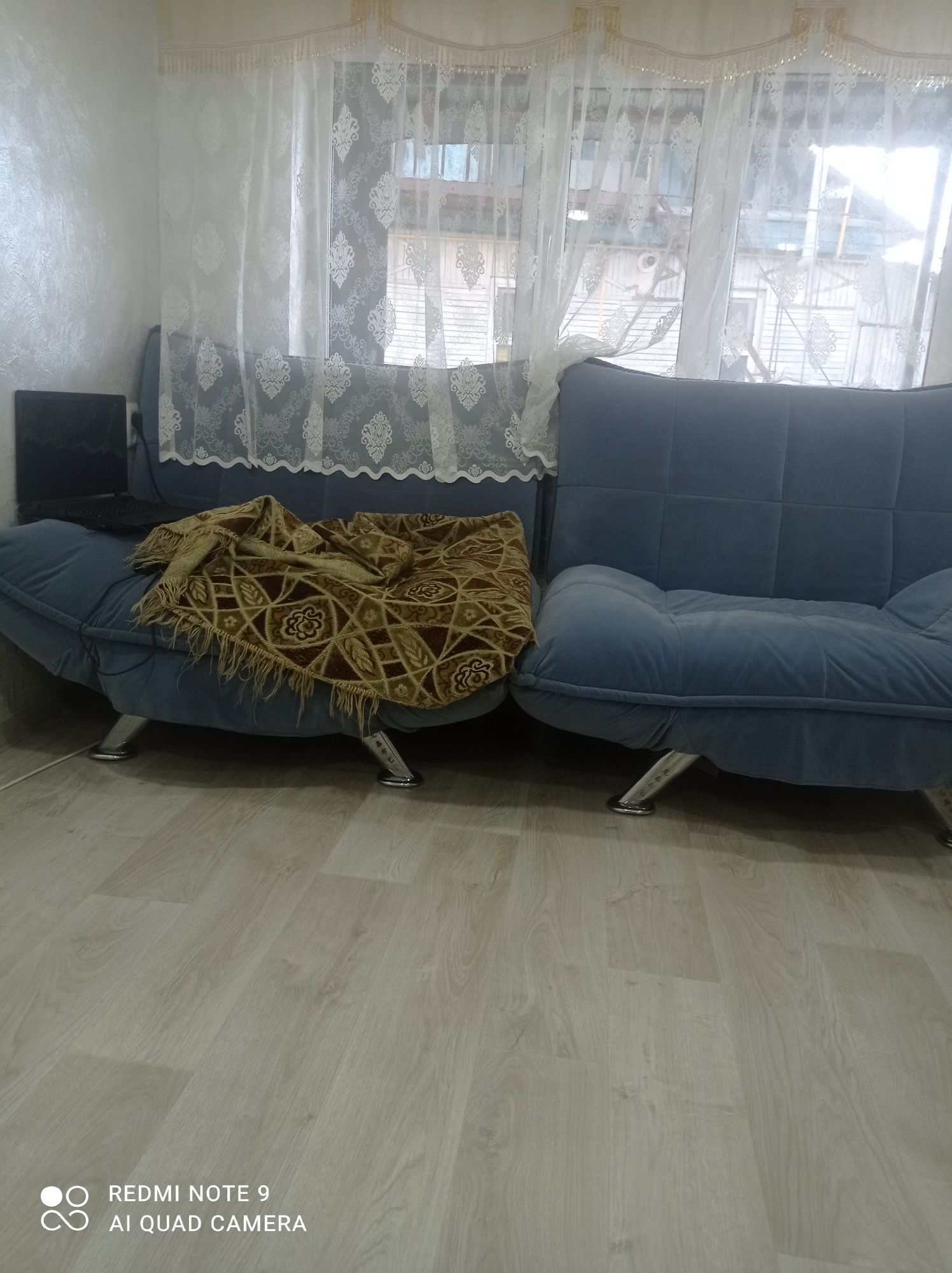 Срочно продам 2 шт кресла