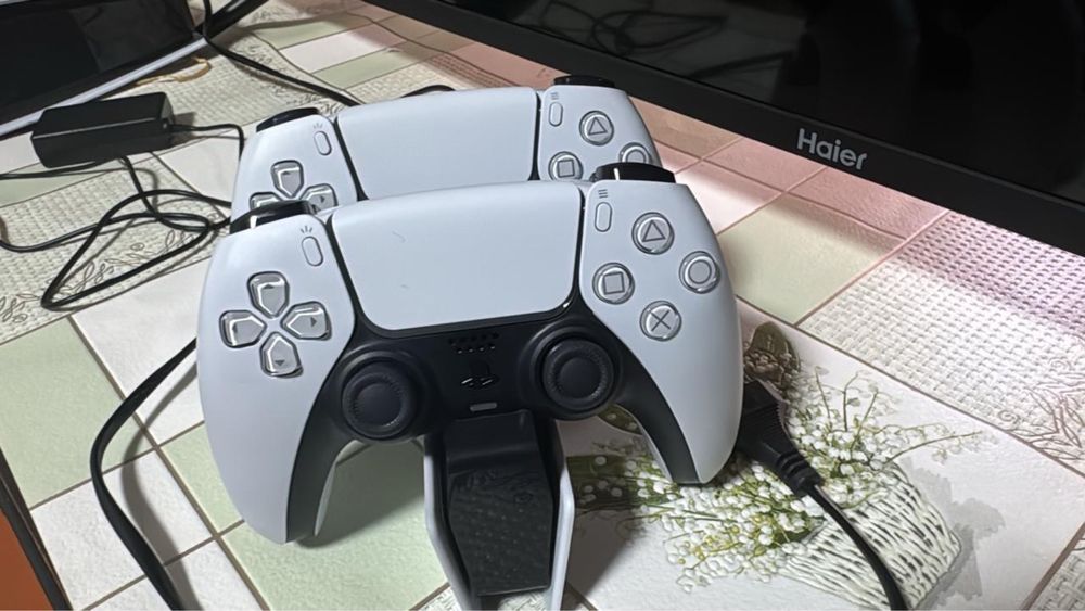 Продам PS5 новая