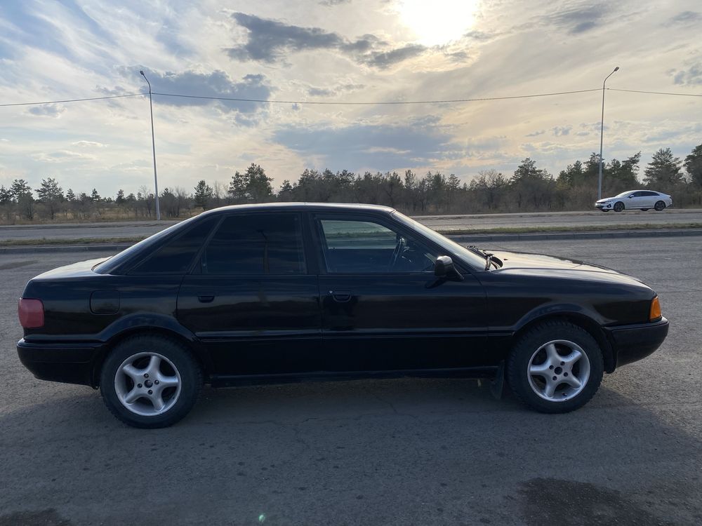 Продам ауди 80 б4