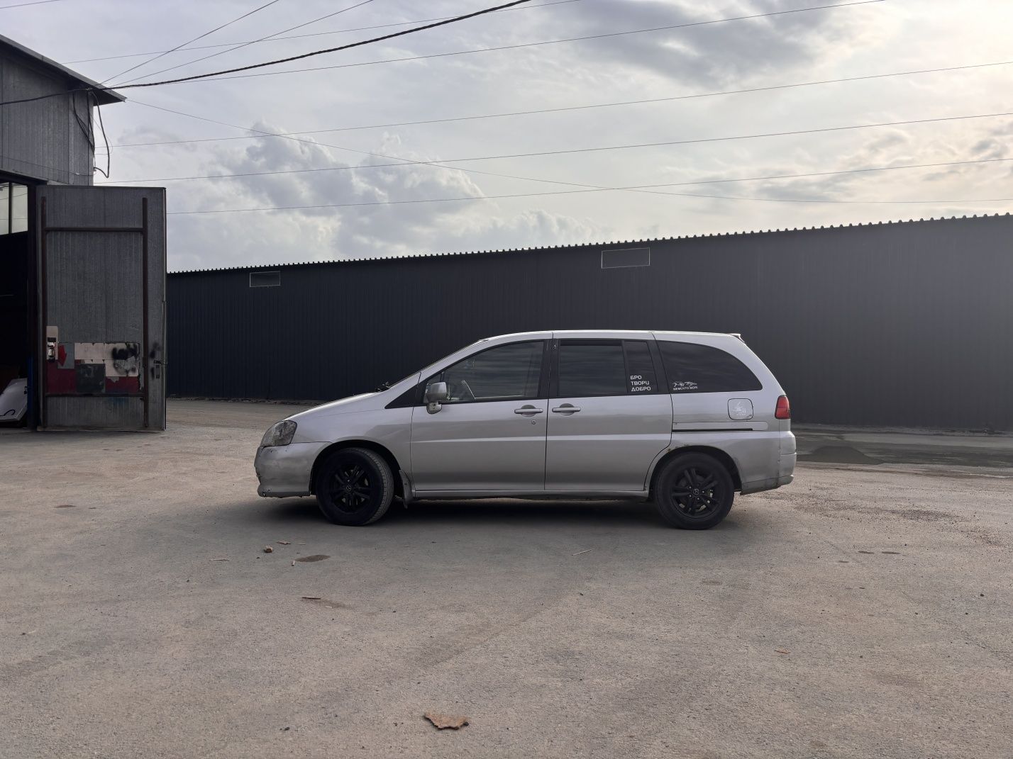 Продам либо обменяю nissan liberty