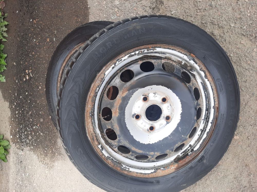 Продам 4 диска б/у размер размер 205/55 R 16