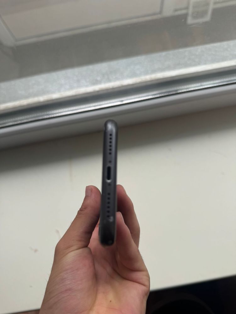 Iphone 11 black 64gb