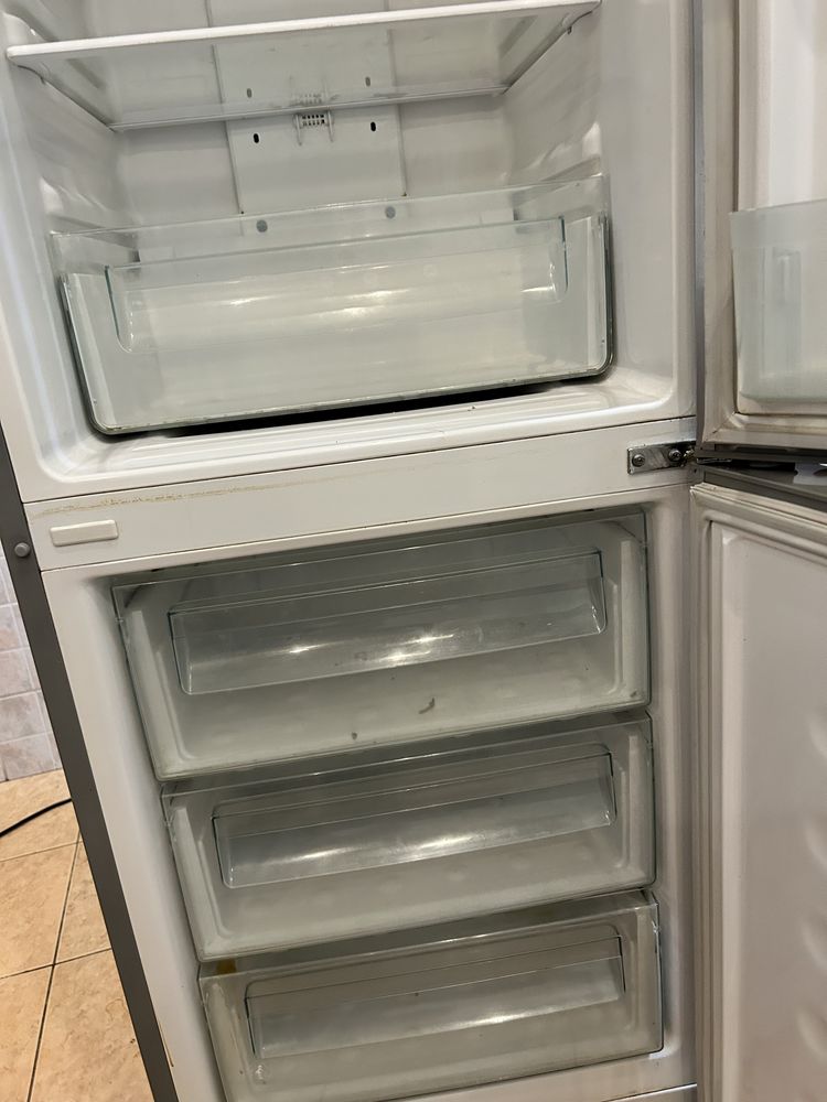 Продам холодильник