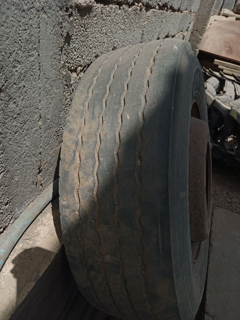 Запаска на фуру 315/70R22.5