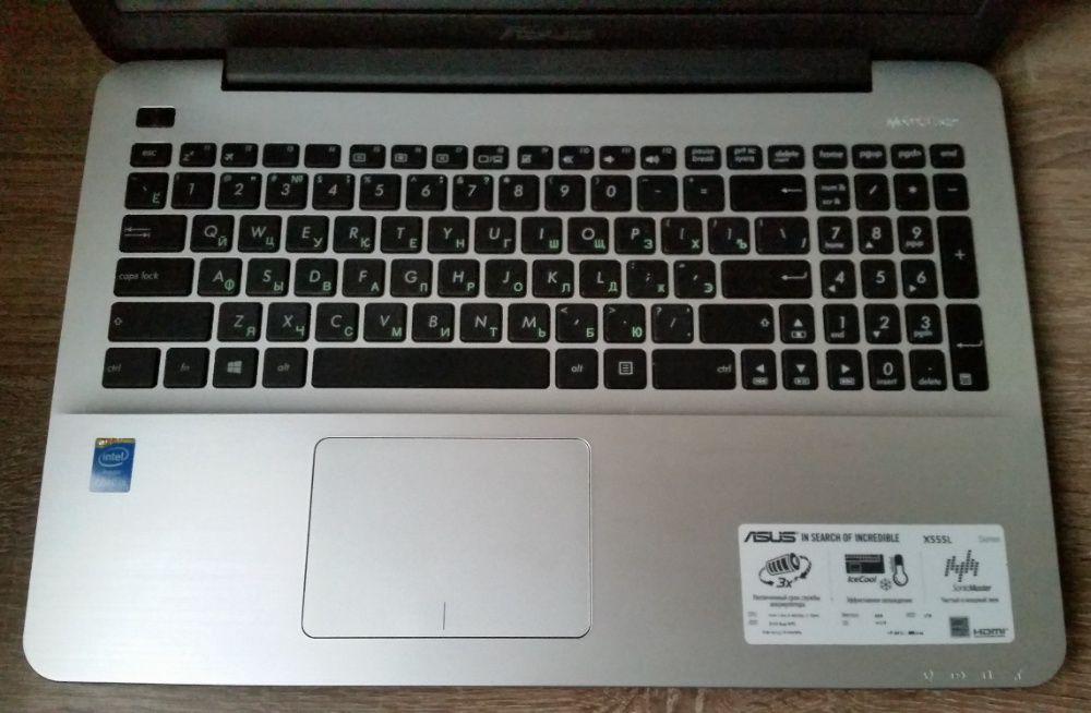 ноутбук Asus + беспроводная мышка