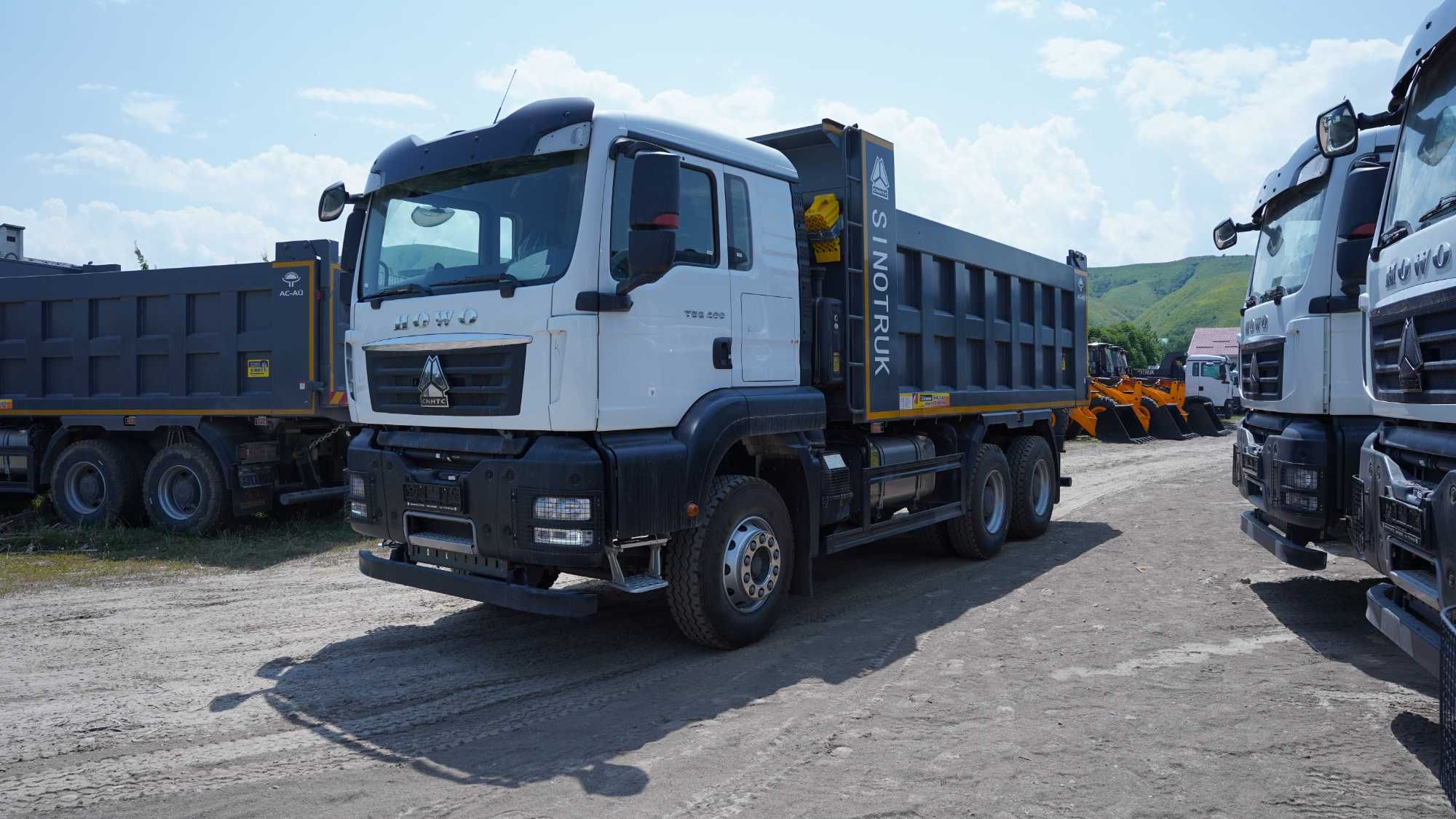 Дорожный самосвал Howo ZZ3327N3847E 2025 г.