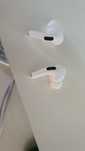 Продам наушники левый ухо  и правый ухо от airpods pro оригинал