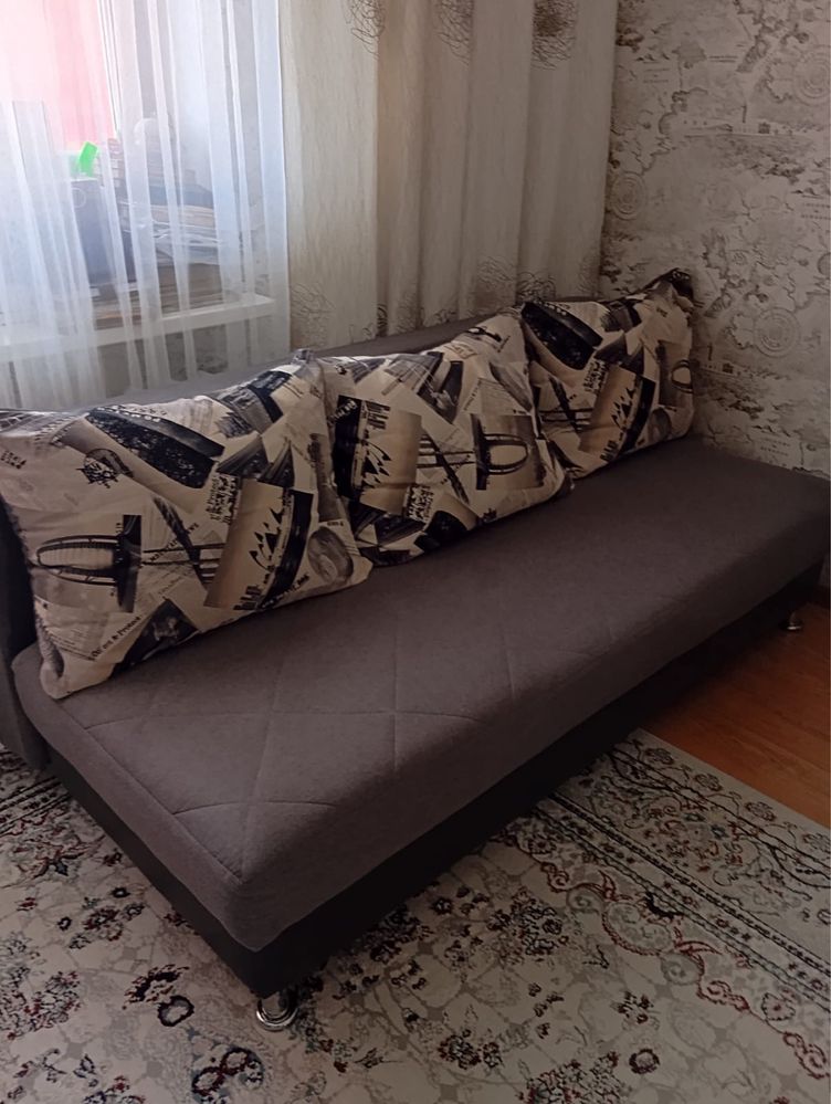 Продам мягкий уголок (3 дивана) в зорошем качестве