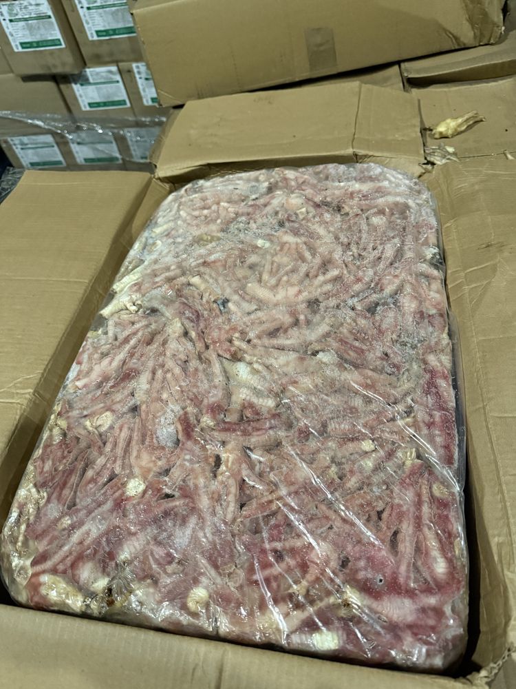 Продаются оптом куриные лапки