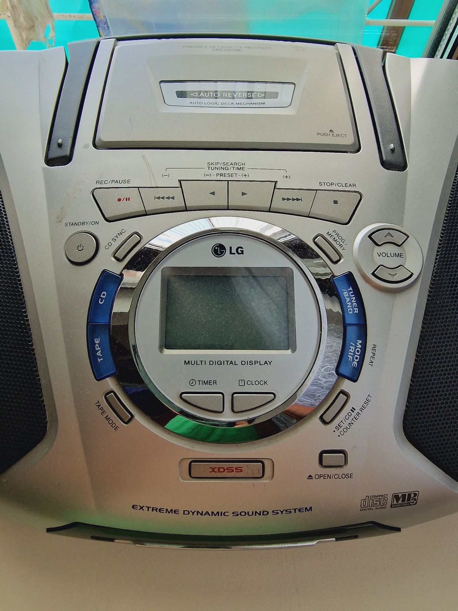 Магнитола LG LPC-LM735X