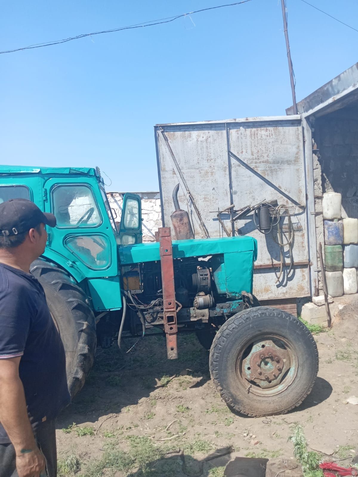 Срочно продам трактор