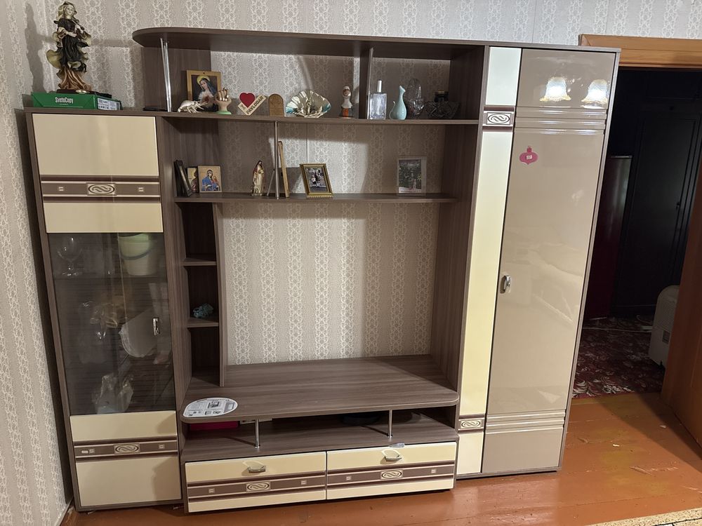 Продам стенку ,в хорошем состоянии