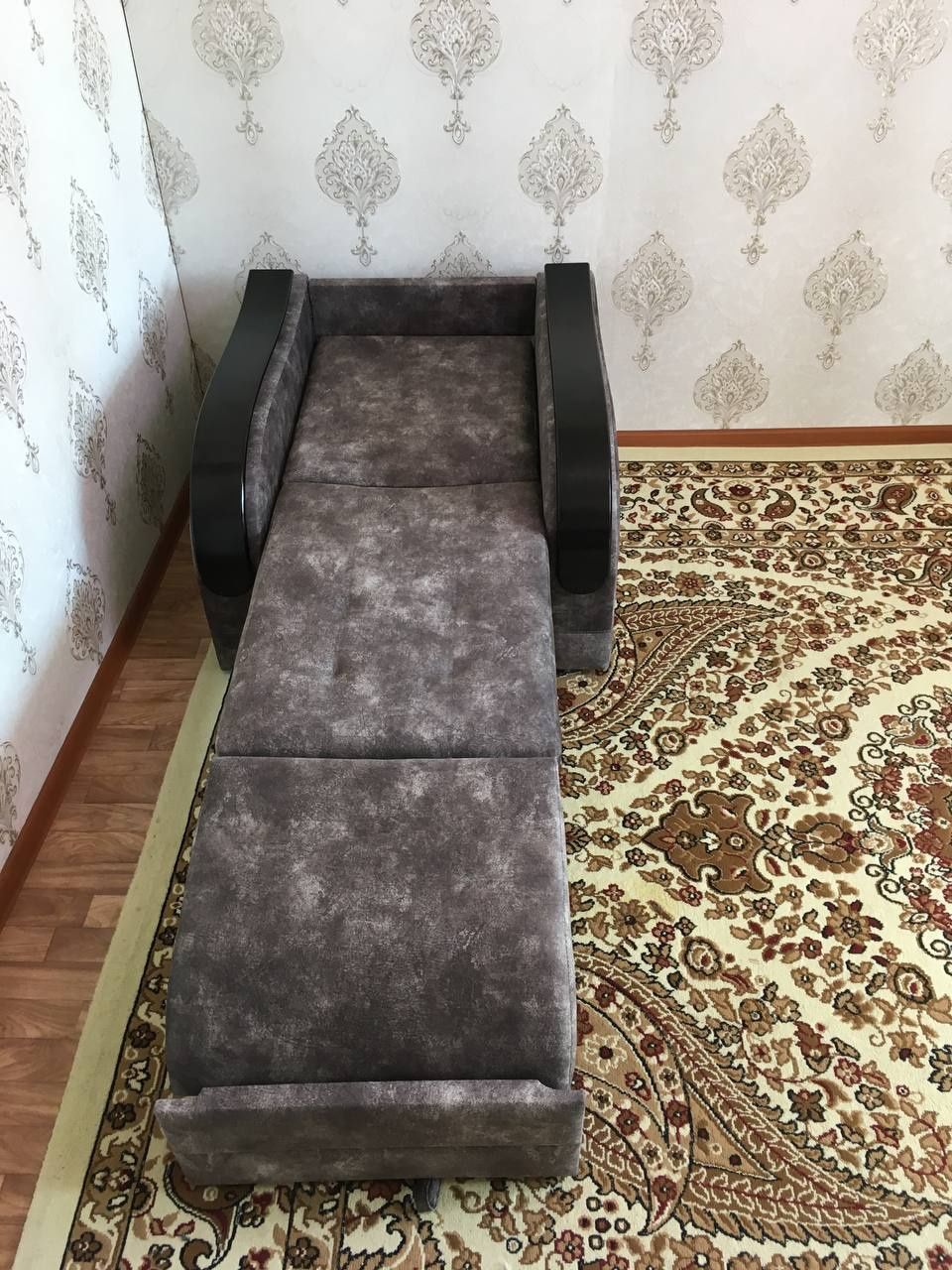 Продам кресло диван