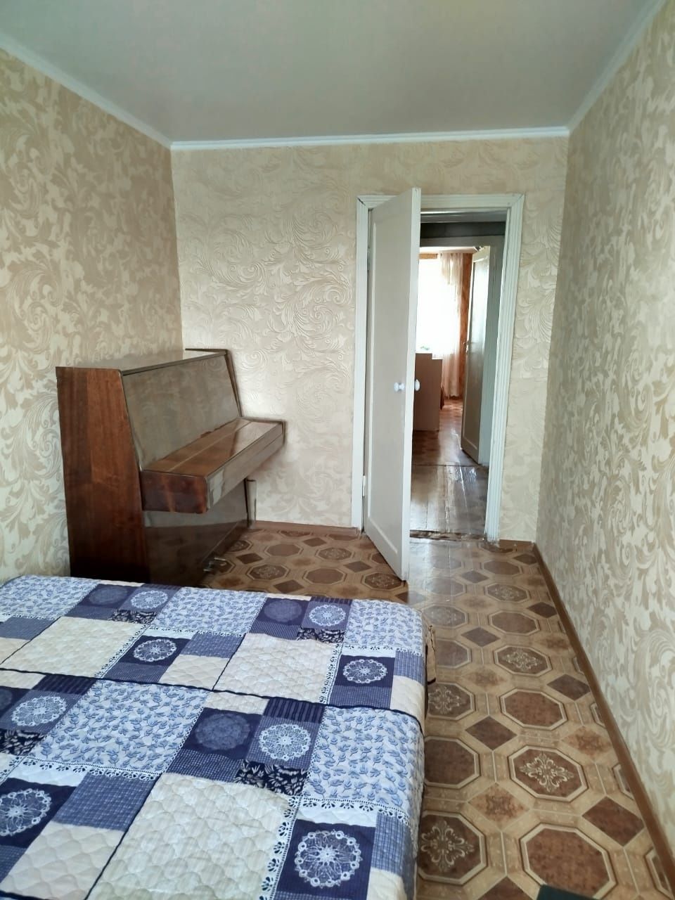 Продается трёхкомнатная квартира в центре Аркалыка