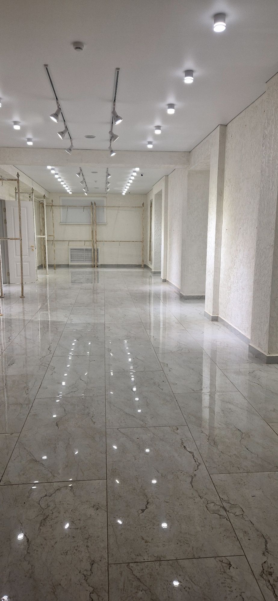 Продам нежилое помещение191м2,ул, Н.Назарбаева288В,р-н ТРЦ"City Mall".