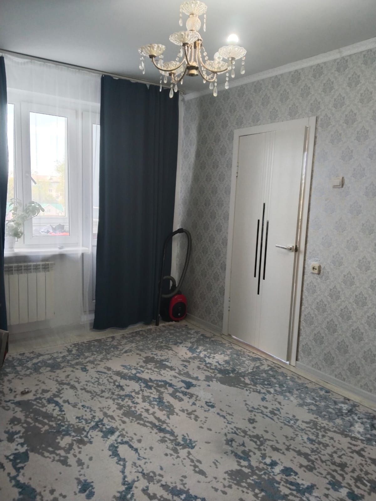 Продам 3 ком кв 49 м2 в районе универмаг