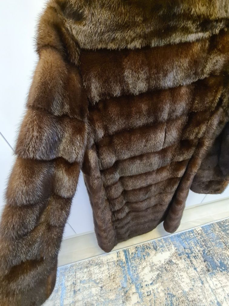 Продам норковую шубу.